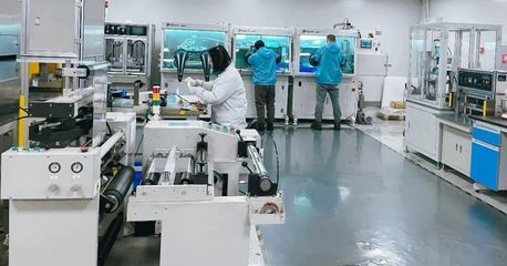 長虹 “智改數轉”蝶變記，電子材料生產煥新篇